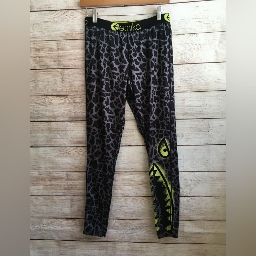ETHIKA LEGGINGS IN BLACK LEOPARD PRINT